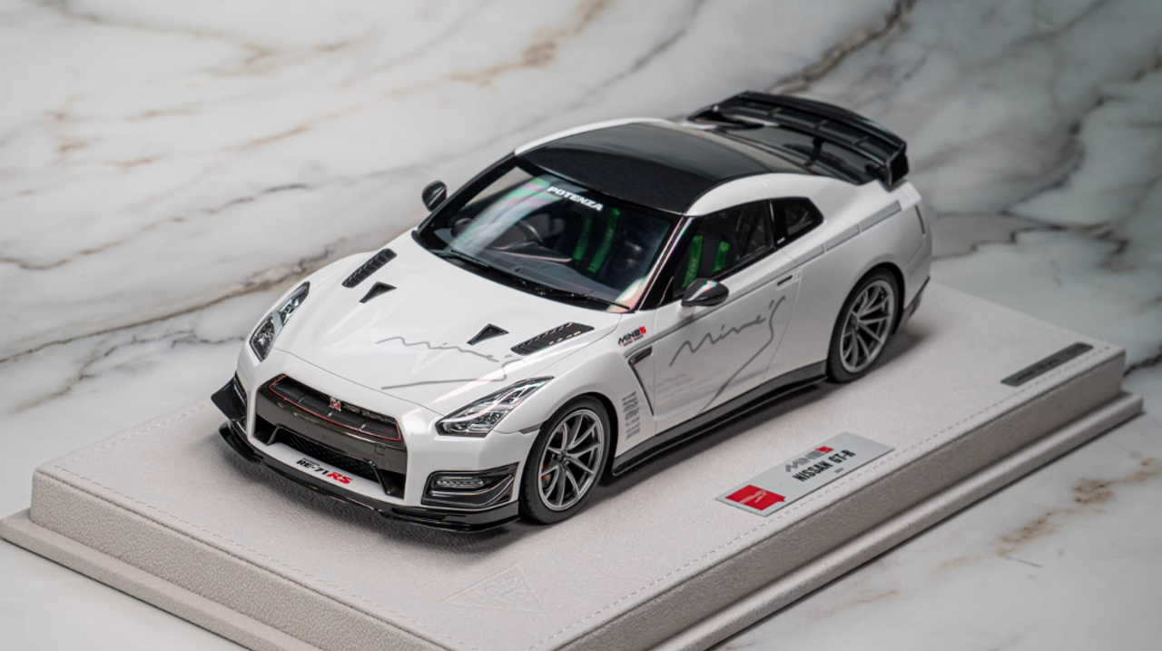 1/18 Make Up 2021 Mine's Nissan Skyline GT-R GTR R35 (White) Resin Car Model