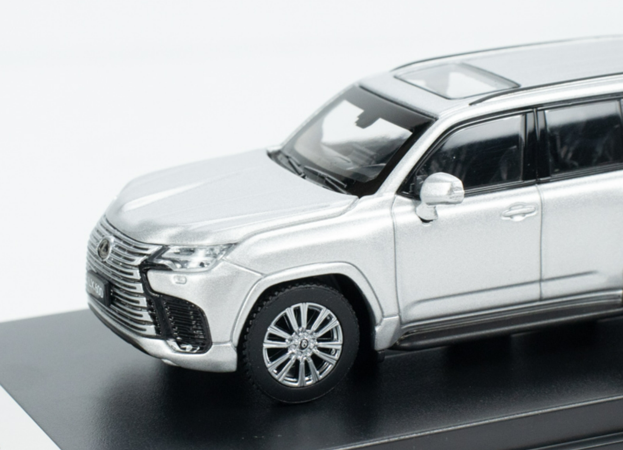 1/64 LCD Model Lexus LX600 Silver Diecast Car Model