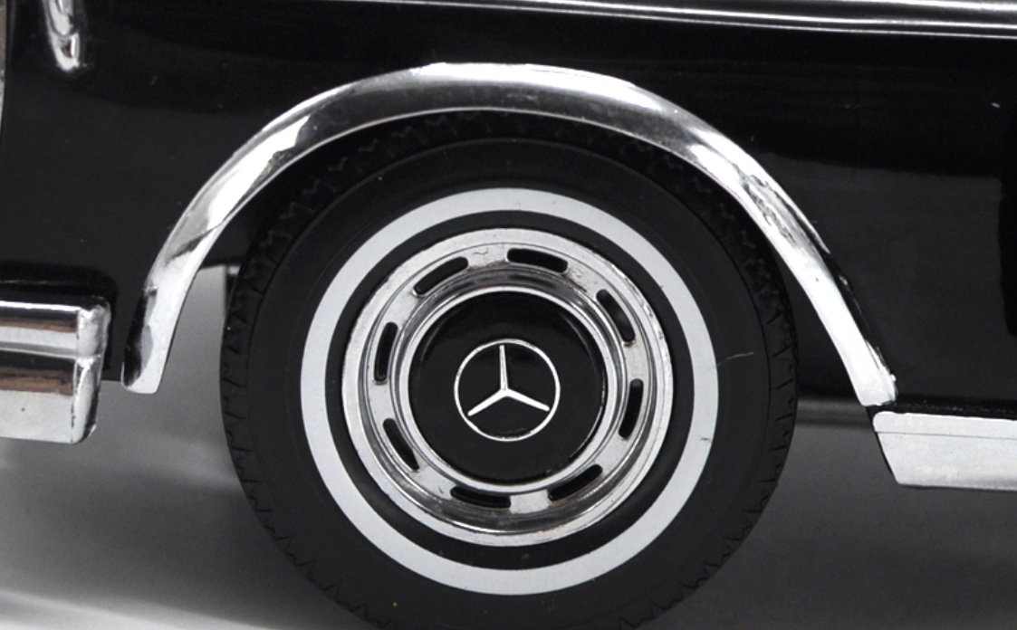SUNSTAR 1/18 SCALE 4114 - Mercedes Benz S Class Pullman Limousine Silver EUR 261,99 - FR