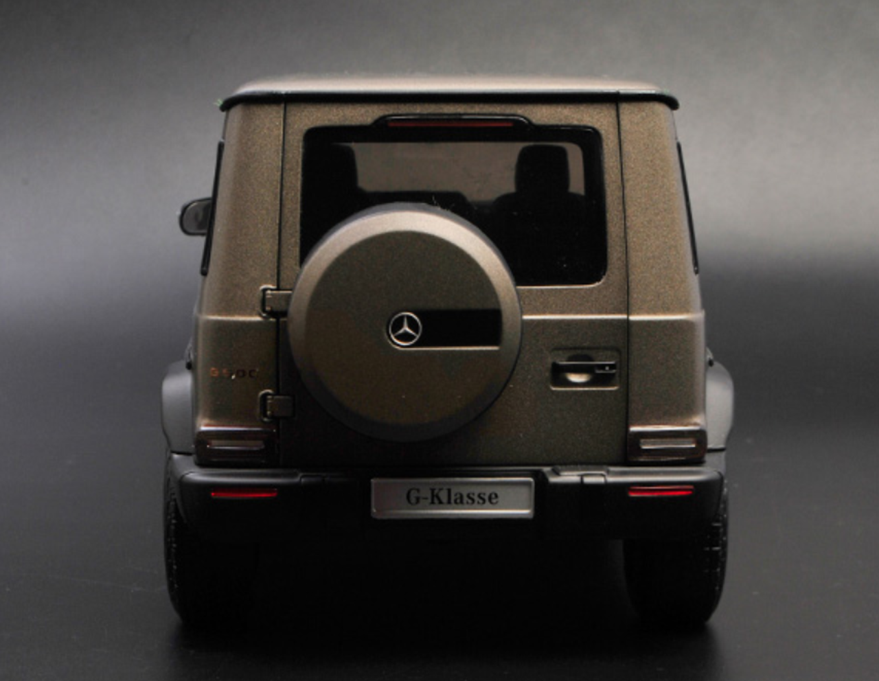 1/18 Dealer Edition Mercedes-Benz Mercedes 40 Years of G-Class G-Klasse G500 Stronger Than Time Edition (Matt Monza Grey) Diecast Car Model Limited