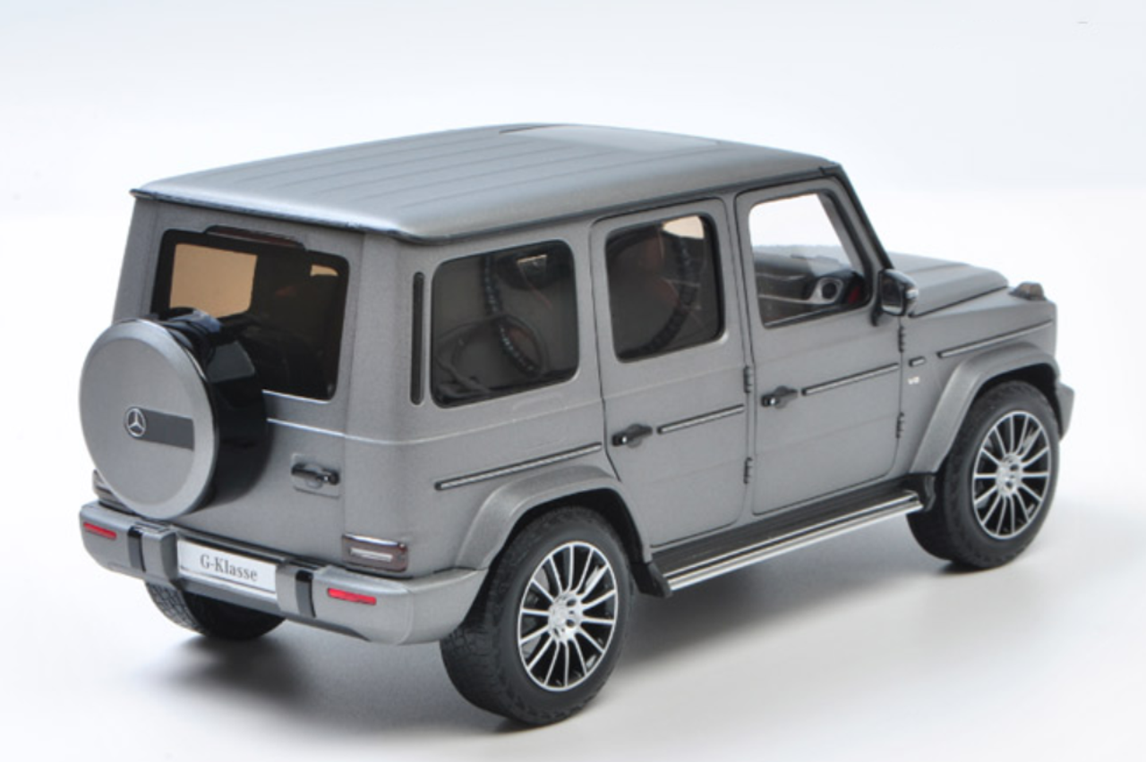 1/18 Dealer Edition 2019 Mercedes-Benz Mercedes G-Class G-Klasse G500 (Matt Silver / Designo Platinum Magno) Diecast Car Model