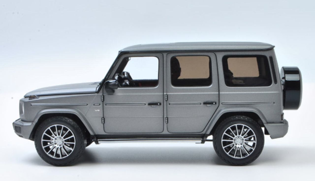 1/18 Dealer Edition 2019 Mercedes-Benz Mercedes G-Class G-Klasse G500 (Matt Silver / Designo Platinum Magno) Diecast Car Model