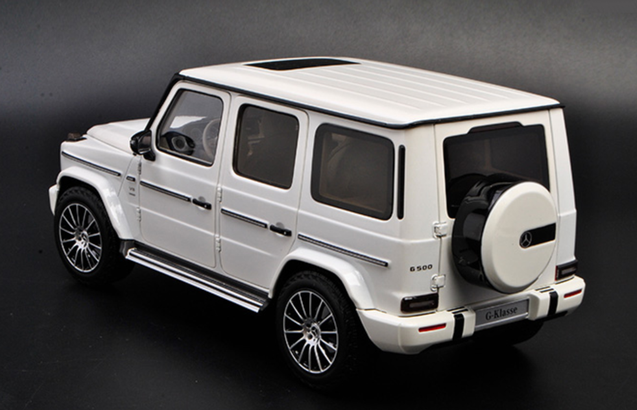 1/18 Dealer Edition Mercedes-Benz Mercedes 40 Years of G-Class G-Klasse G500 Stronger Than Time Edition (Diamond Bright White) Diecast Car Model Limited