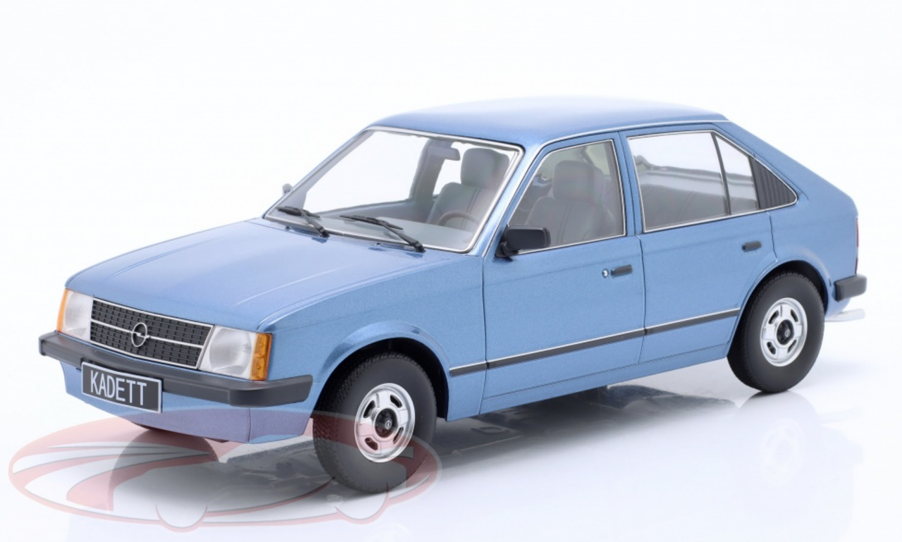 Triple 9 1800425 Opel Kadett D 5-portes - Police Allemande - Échelle 1:18 - NEUF