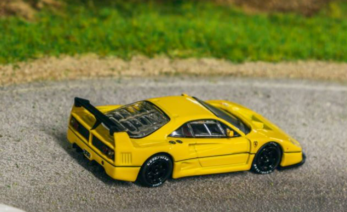 Ferrari F40 LM Miniature Tarmac Works 1/64 – Jaune