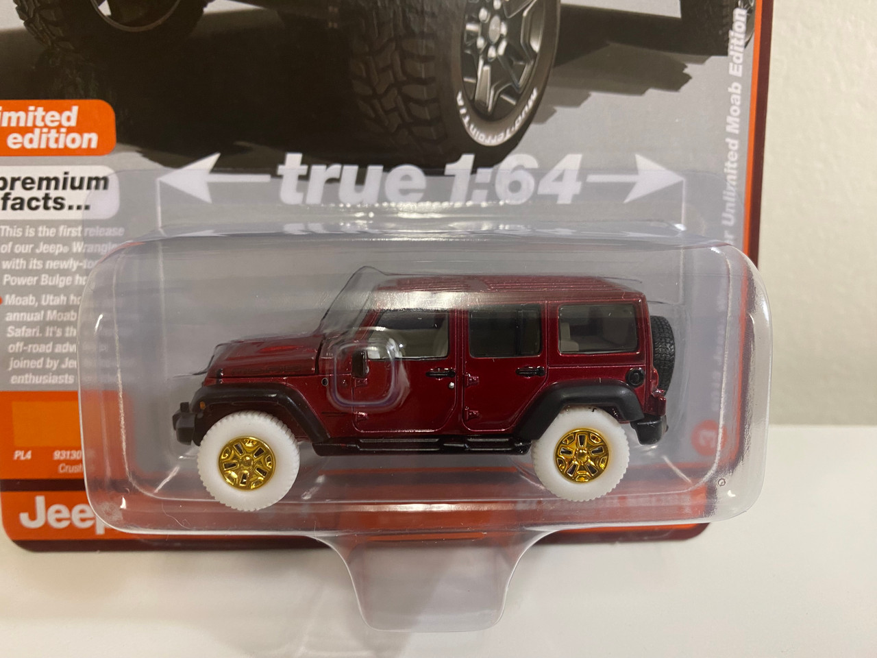 CHASE CAR 2013 Jeep Wrangler Unlimited Moab Edition Crush Orange "Sport Utility" Limited Edition 1/64 Diecast Model Car by Auto World