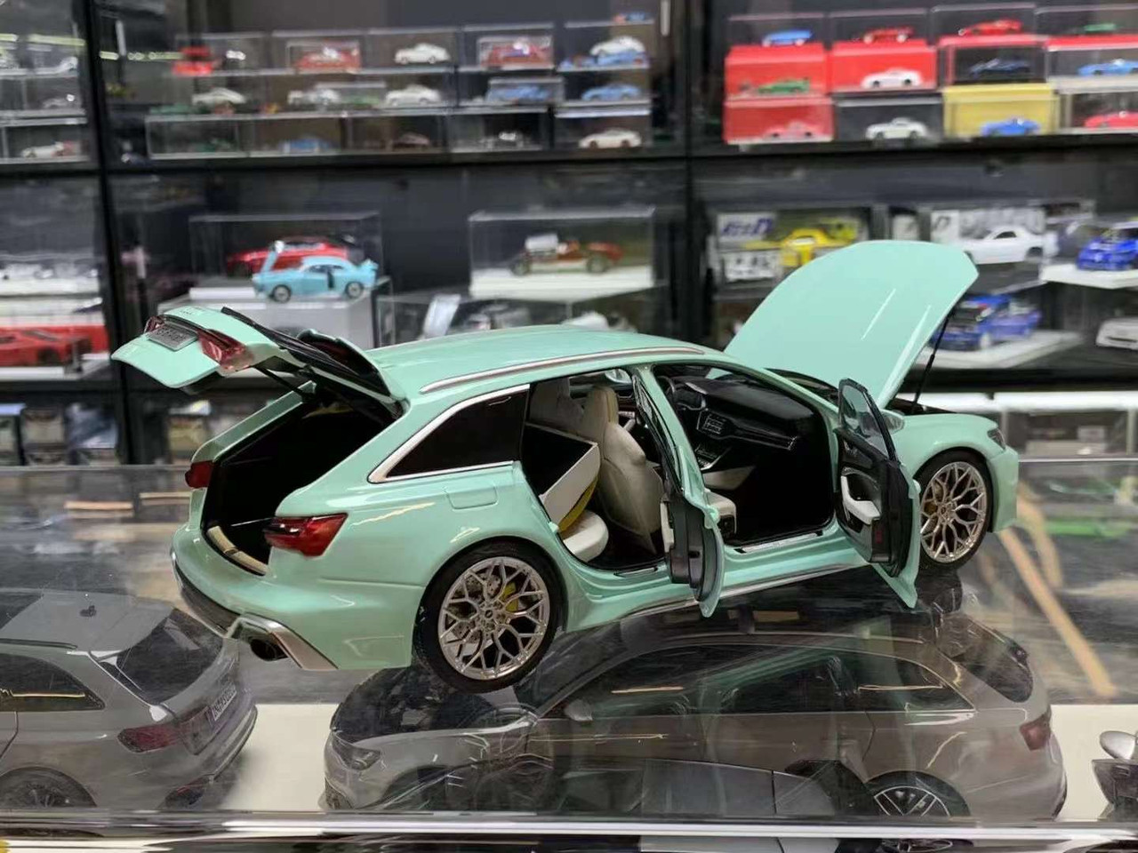 1/18 Dealer Edition Audi RS6 C8 (Mint Green) with Vossen HF2