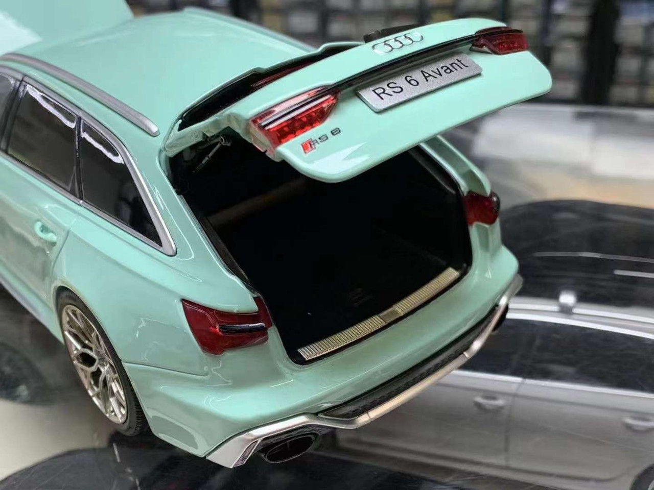 1/18 Dealer Edition Audi RS6 C8 (Mint Green) with Vossen HF2