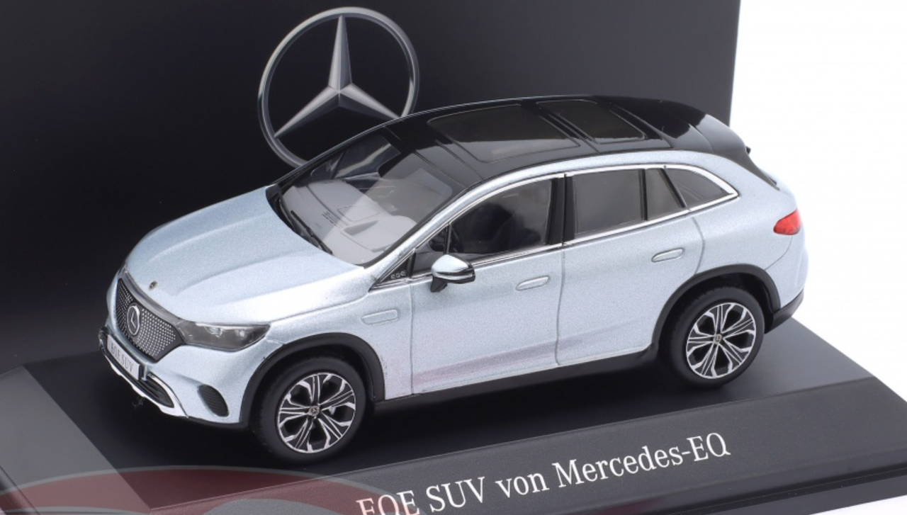 1/43 Dealer Edition Mercedes-Benz EQE SUV (X294) (High-Tech Silver) Car Model