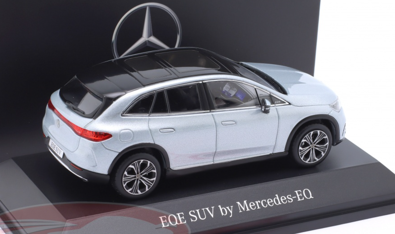 1/43 Dealer Edition Mercedes-Benz EQE SUV (X294) (High-Tech Silver) Car Model