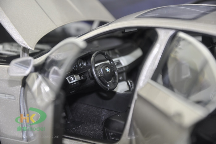 1/18 NOREV BMW F10/F11/F07/F18 (2010–2016) 5 SERIES 550i (Beige