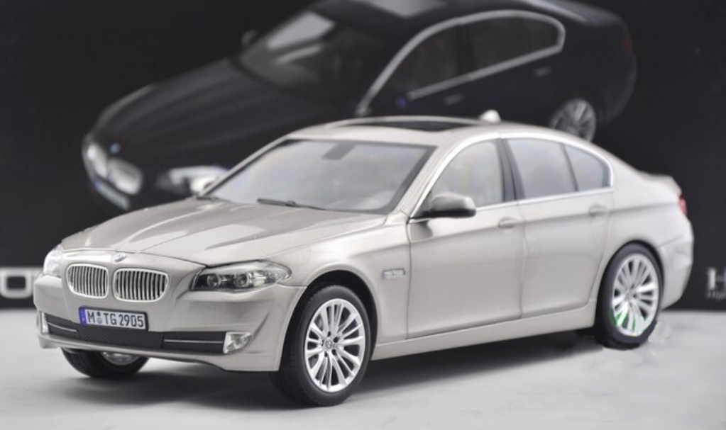 1/18 NOREV BMW F10/F11/F07/F18 (2010–2016) 5 SERIES 550i (Beige ...