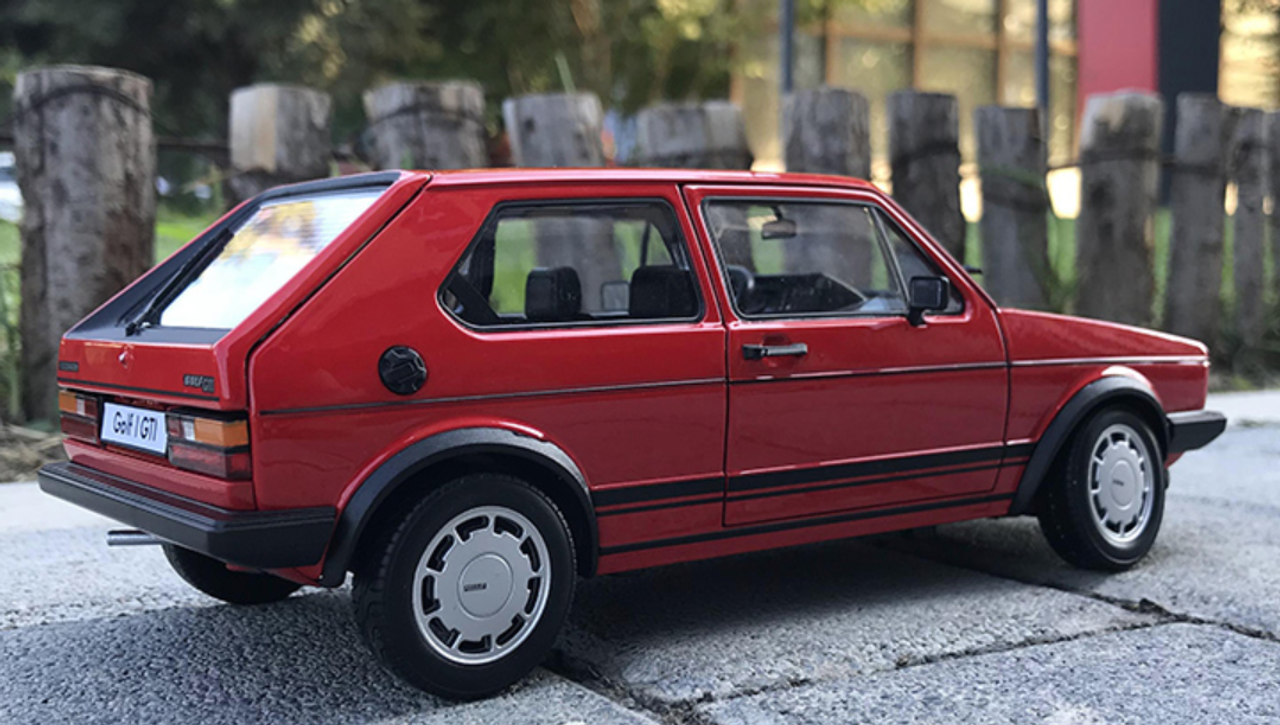 1/18 Welly Volkswagen VW Golf 1 Golf I GTI 1st Generation (MK1/A1, Typ 17; 1974–1983) (Red) Diecast Car Model