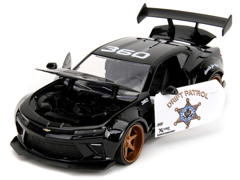 2016Chevy Camaroワイドボディ＆マッドブラック新品未開封ミニカー☆ 2016 Chevrolet Camaro Widebody Black and White 
