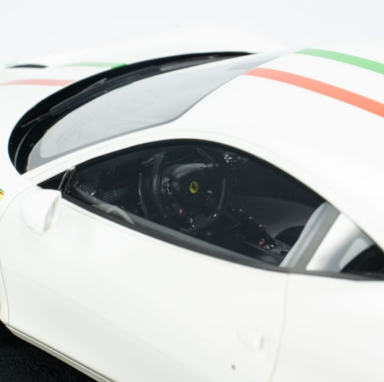 1/18 HH Model Ferrari 458 Speciale Pearl White