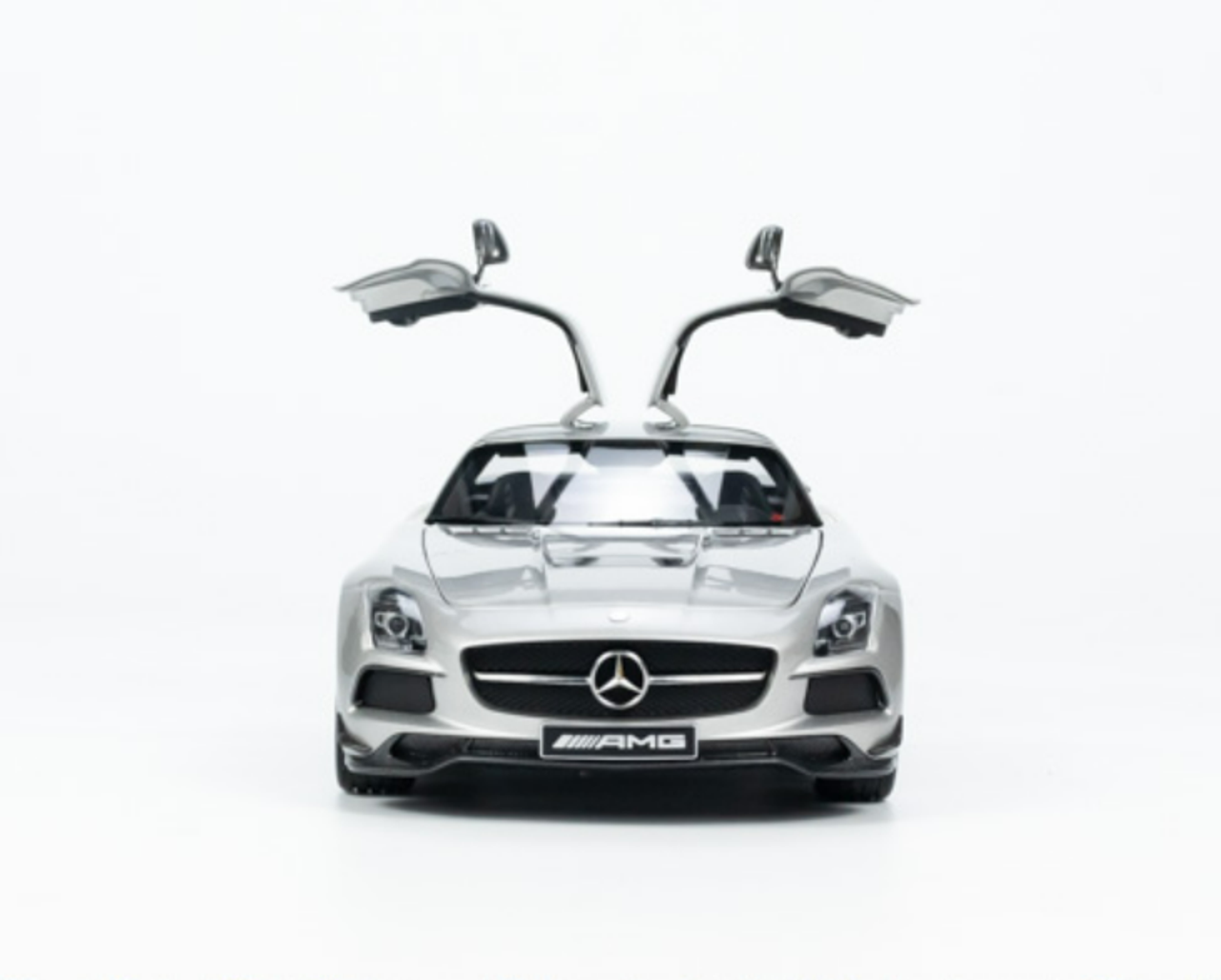 1/18 MINICHAMPS Mercedes-Benz AMG SLS Black Series Silver CLDC exclusive CLDC (Limited 300 Pieces)