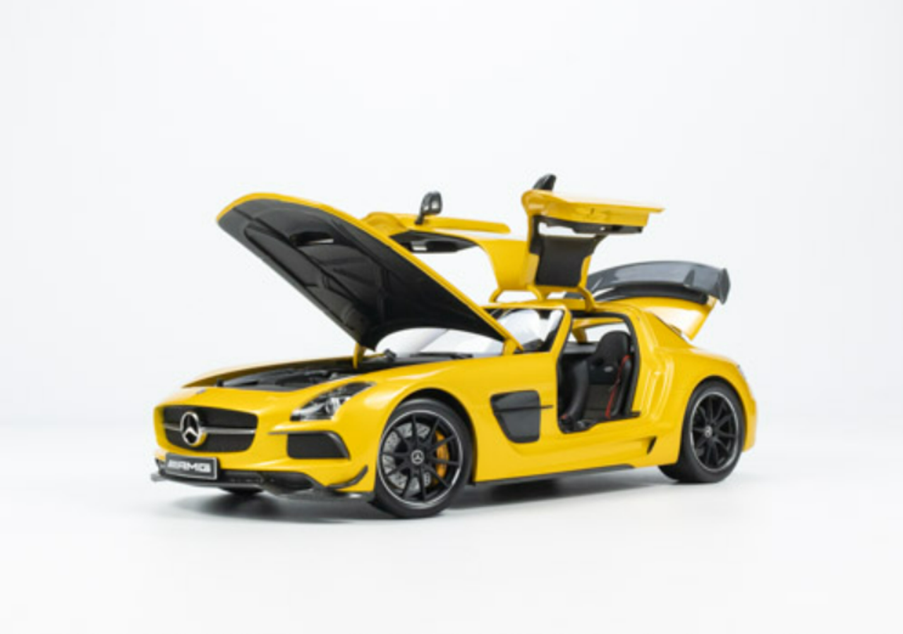 1/18 Minichamps Mercedes-Benz AMG SLS Black Series (Gold Yellow) Diecast Car Model