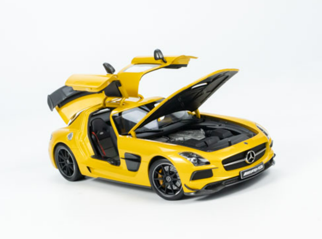 1/18 Minichamps Mercedes-Benz AMG SLS Black Series (Gold Yellow) Diecast Car Model