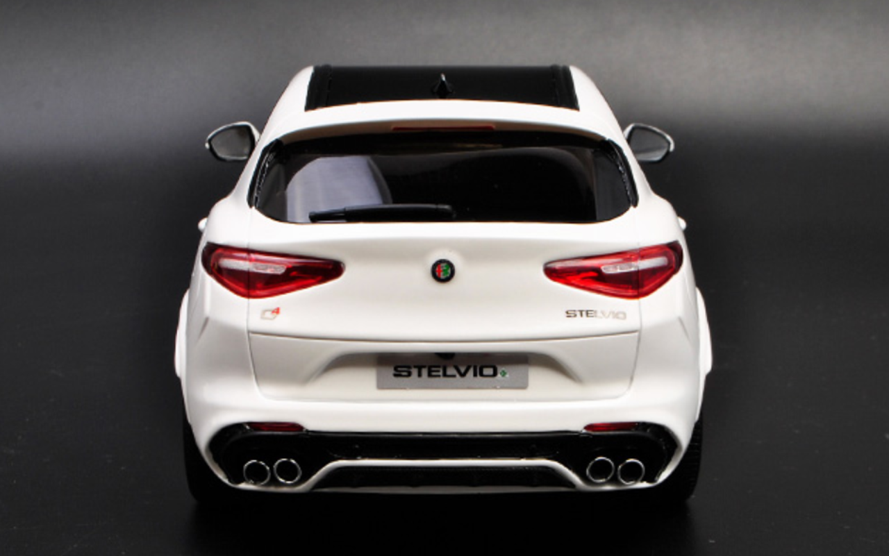 1/18 OTTO Alfa Romeo Stelvio Quadrifoglio (White) Limited Resin Car Model