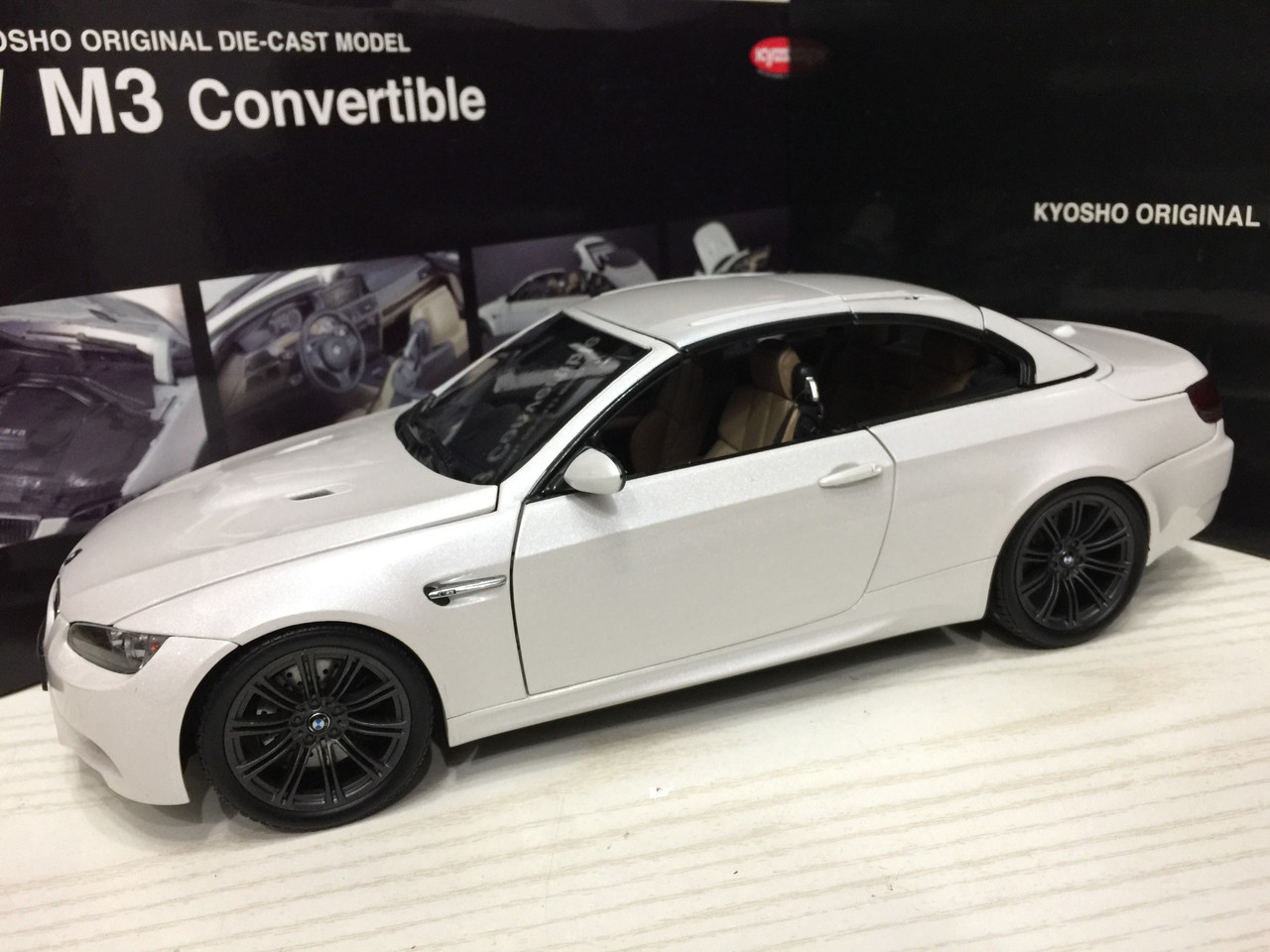 RARE 1/18 Kyosho BMW E93 M3 Convertible (White w/ Black Wheels) Diecast Car Model