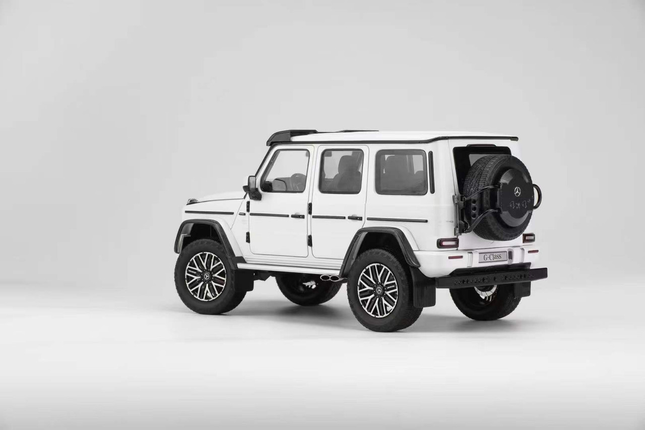 とんトン 1/18 NZG Mercedes-Benz G63 4x4 (White) Diecast Car Model