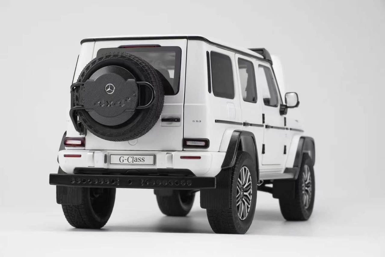 NZG Mercedes-Benz G-Klasse 4x4² W463 White 1/12