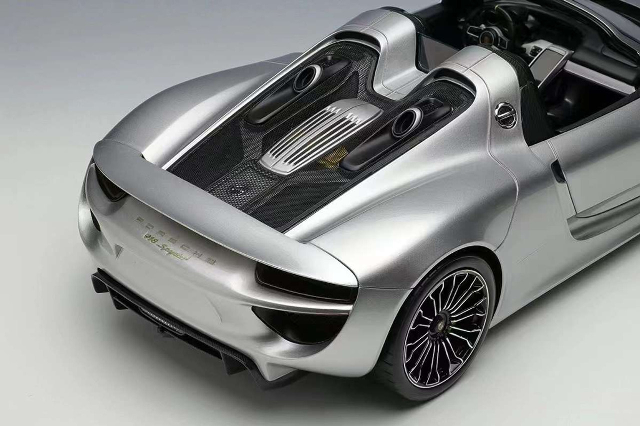 1/18 Makeup 2011 Porsche 918 Spyder (GT Silver) Car Model