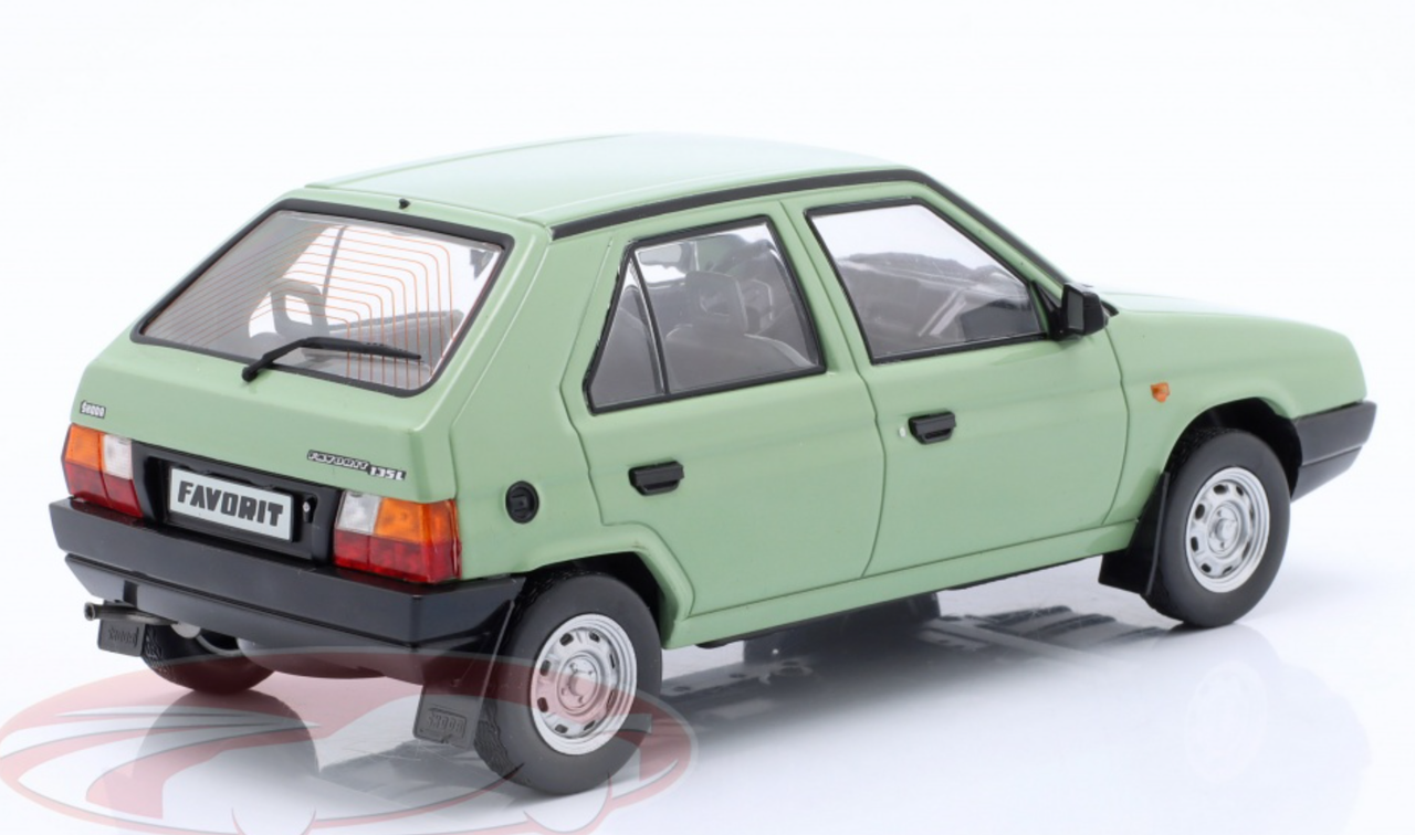 1/24 WhiteBox 1987 Skoda Favorit (Light Green) Car Model