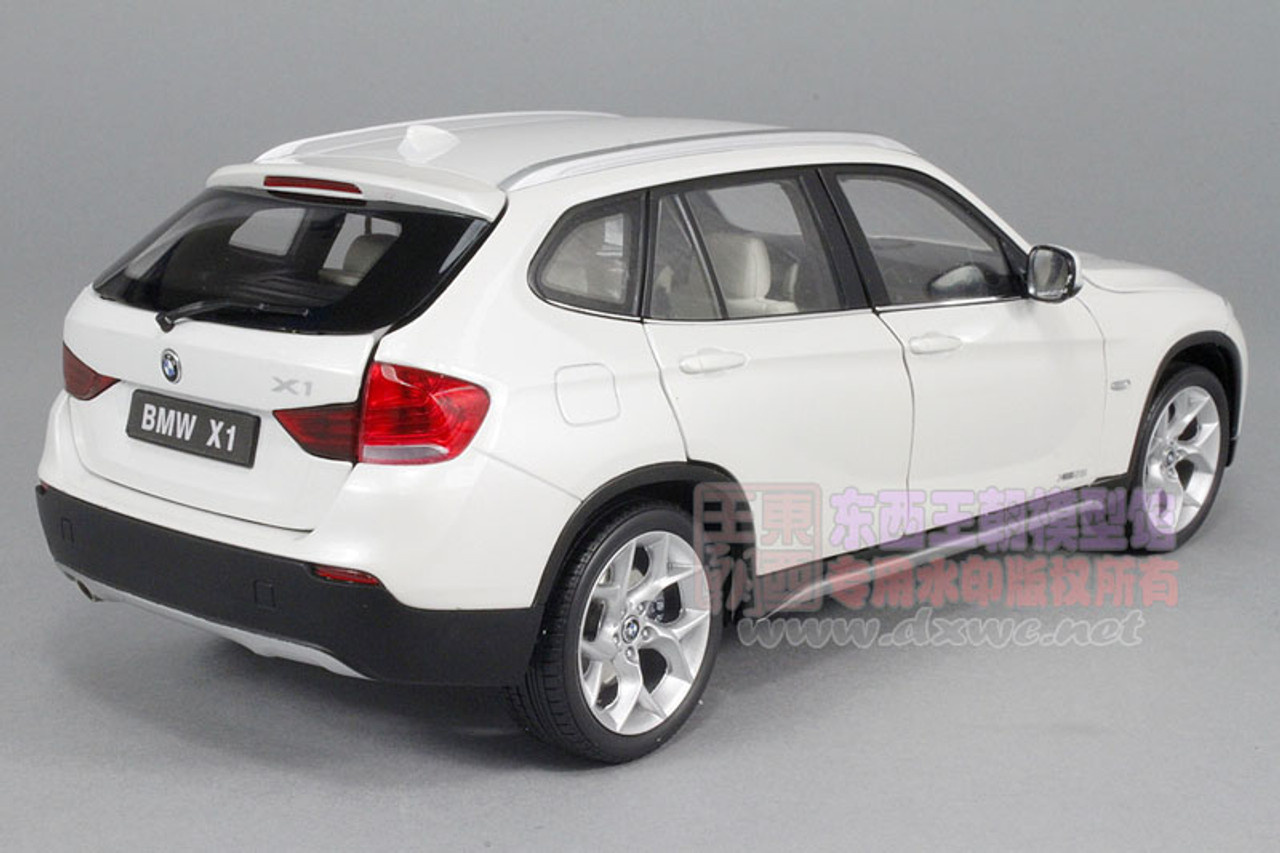 BMW X1 xDrive 28i (E84) Vermillion Red 1/18 Diecast Car Model by