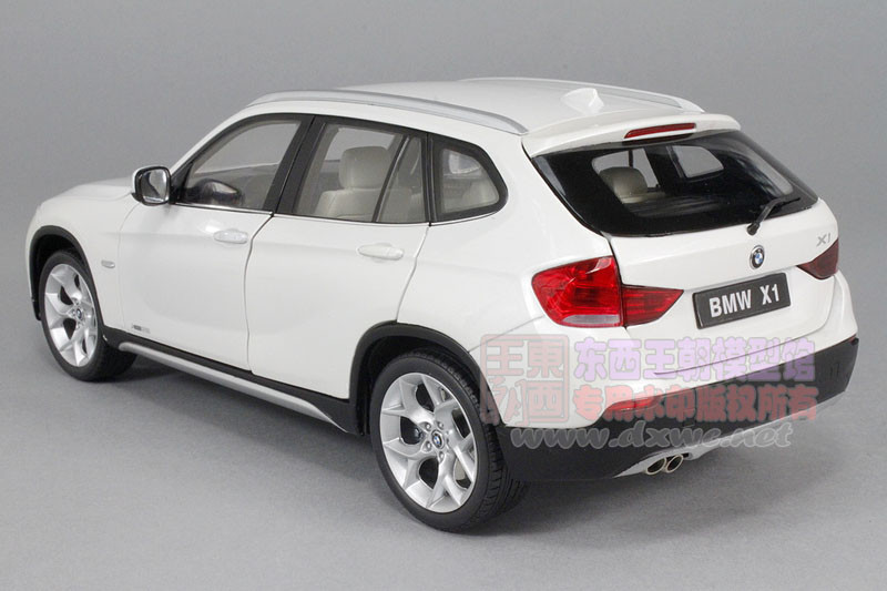 1/18 Kyosoh E84 BMW X1 xDrive 28i (White) Diecast Car Model
