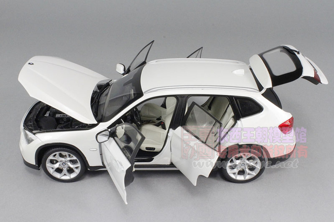 1/18 Kyosoh E84 BMW X1 xDrive 28i (White) Diecast Car Model