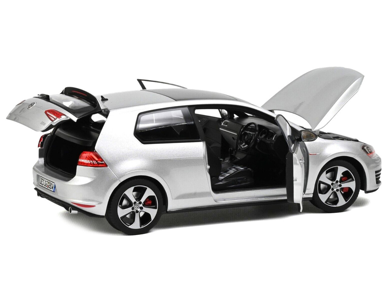 VW Golf 4 GTI 2-door silver metallic diecast model car Revell 1:18