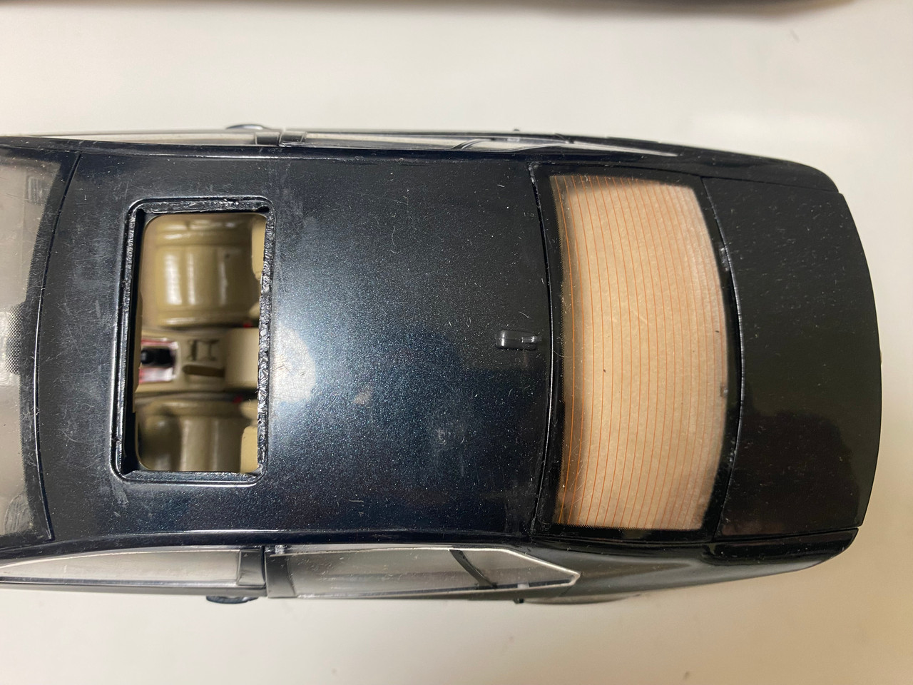 DAMAGED AS IS 1/18 Dealer Edition Volkswagen VW Jetta / Sagitar (Grey Black) 5th Generation (A5, Type 1K5; 2006–2011) Diecast Car Model