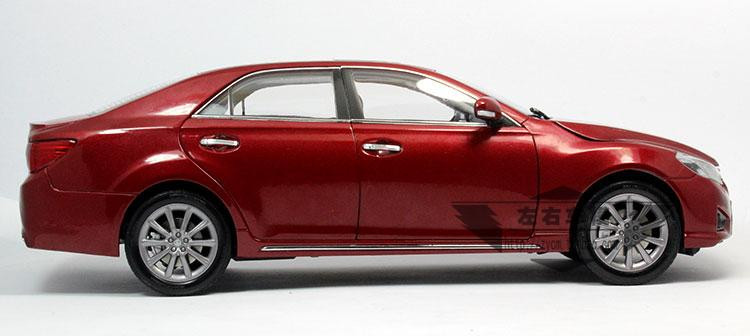 1/18 Toyota Reiz (Red) - LIVECARMODEL.com