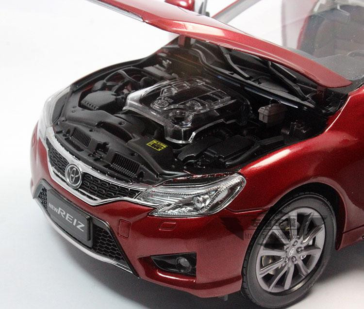 1/18 Toyota Reiz (Red) - LIVECARMODEL.com
