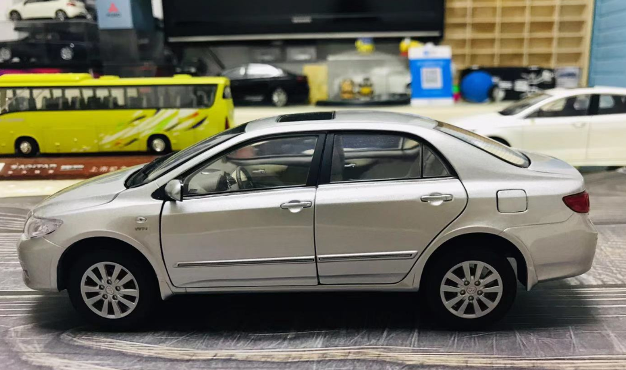 1/18 Dealer Edition Toyota Corolla 10th Generation (E140, E150; 2006–2011) (Silver) Diecast Car Model