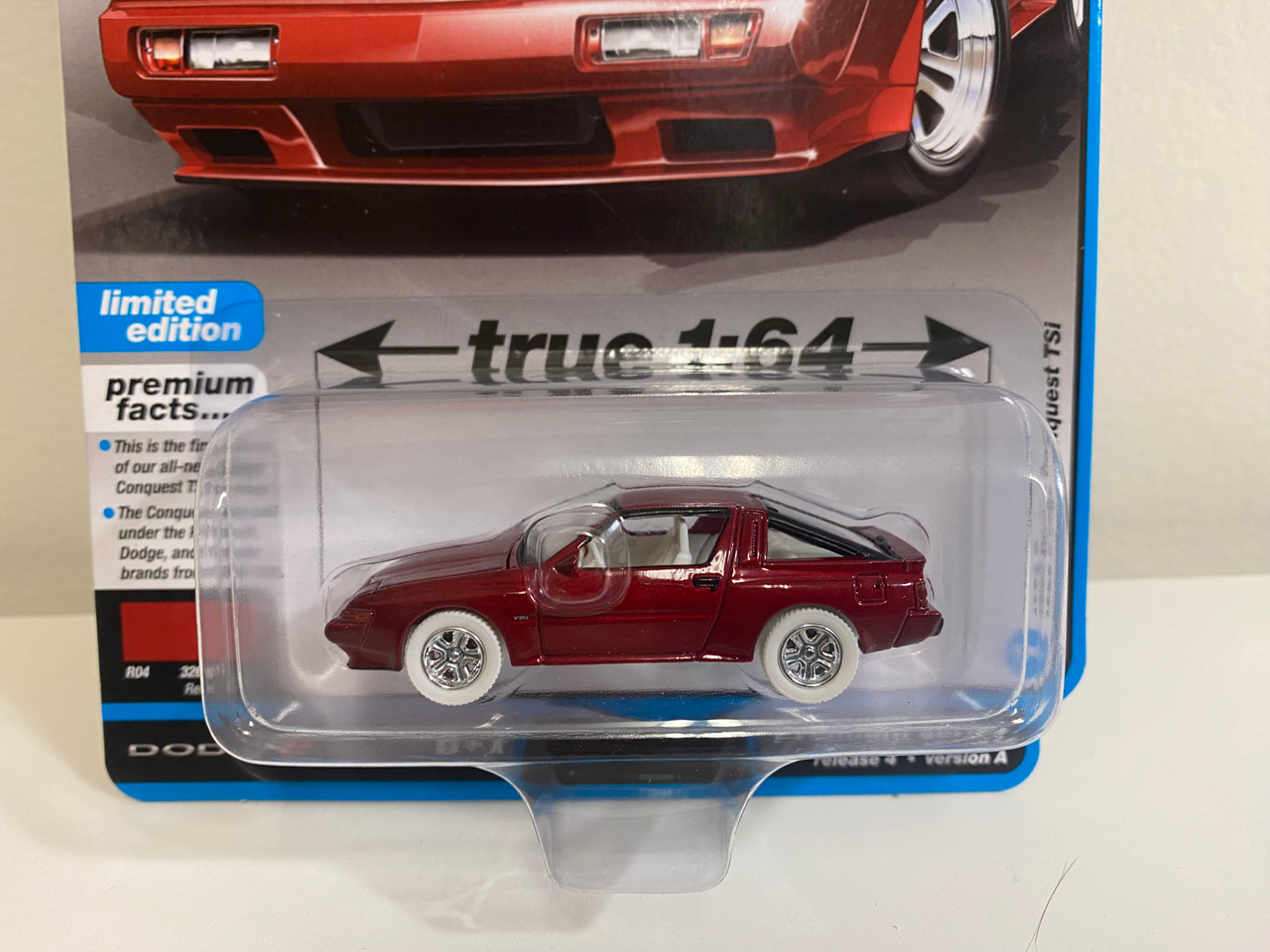 専用　32 CHASE CAR 1/64 Auto World 1986 Dodge Conquest TSI (Red) Diecast