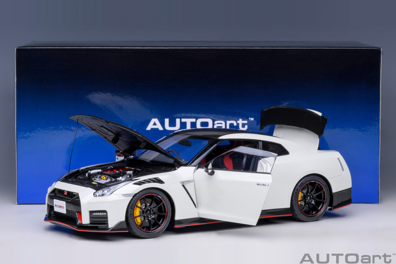 1/18 AUTOart 2022 Nissan GT-R (R35) Nismo Special Edition (Brilliant White Pearl) Car Model