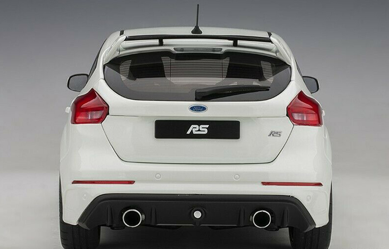 1/18 AUTOart Ford Focus RS (White) Car Model