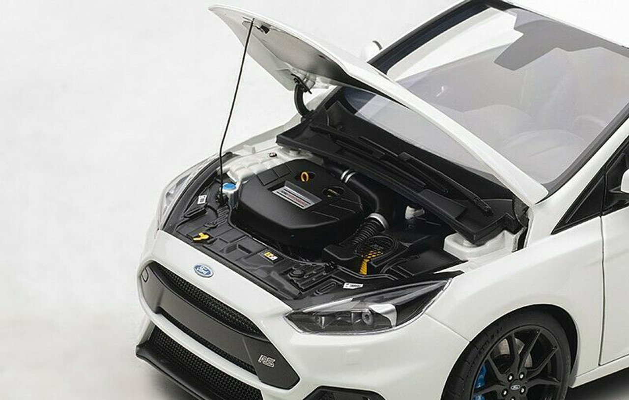 1/18 AUTOart Ford Focus RS (White) Car Model - LIVECARMODEL.com