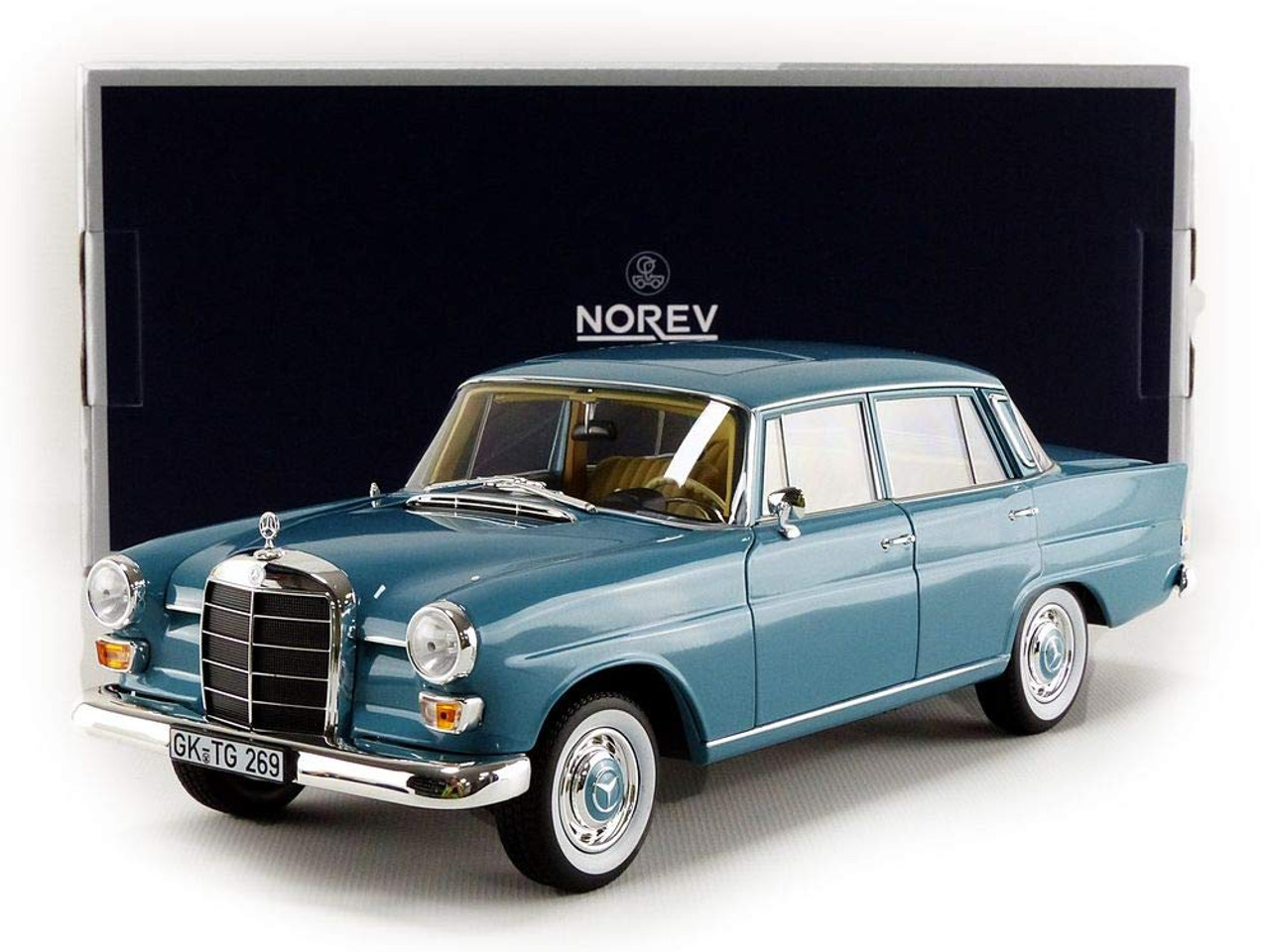 1/18 Norev 1966 Mercedes-Benz Mercedes 200 (Blue) Diecast Car Model