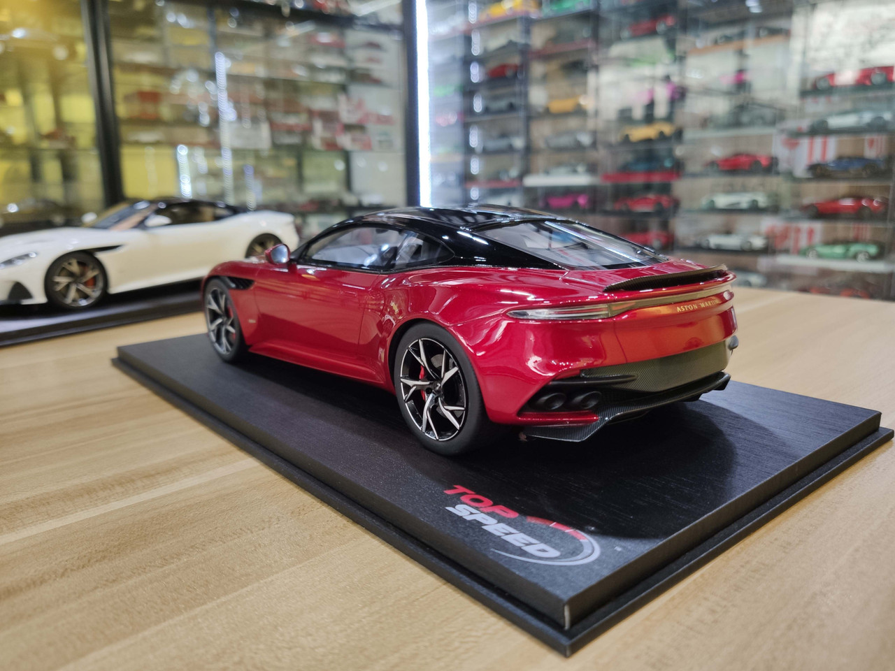 1/18 Top Speed Topspeed TSM Aston Martin DBS Superleggera (Red 