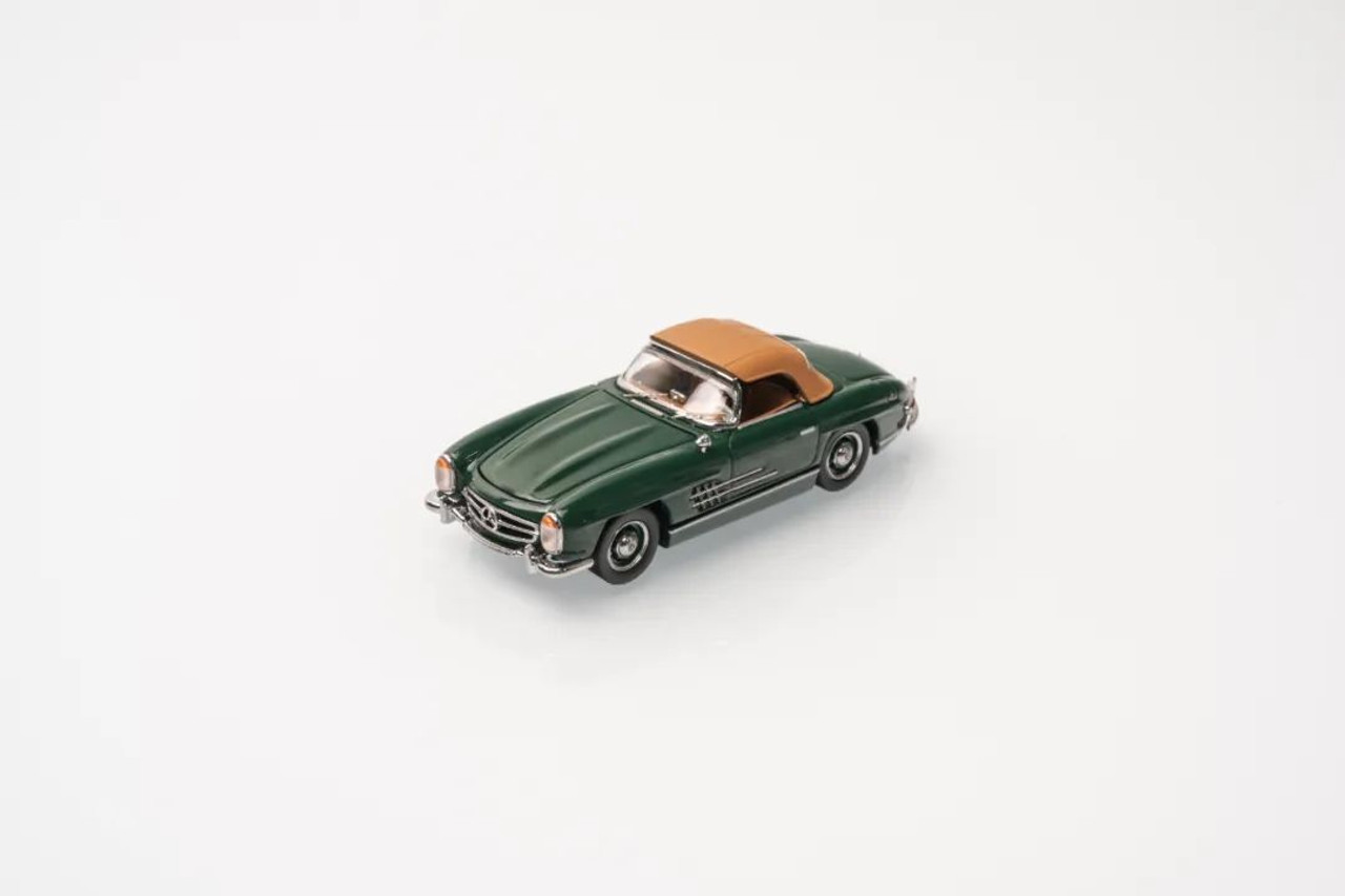 1/64 GFCC Mercedes-Benz 300SL Roadster Soft Top (Green with Black Wheels) Diecast Car Model