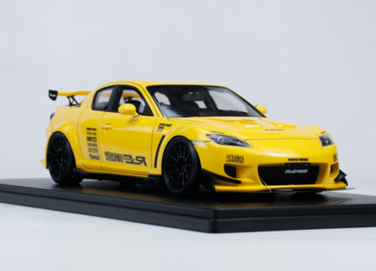 Mazda RX-8 1/18スケール イエロー 1/18 Ignition Model Mazda RX-8 (SE3P) RE Amemiya Yellow