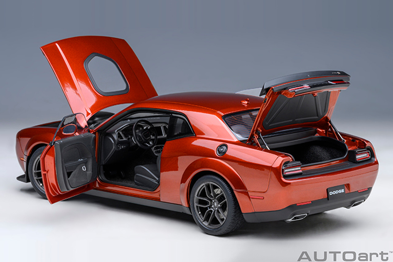 1/18 AUTOart 2022 Dodge Challenger R/T Scat Pack Widebody (Sinamon Stick  Orange) Car Model