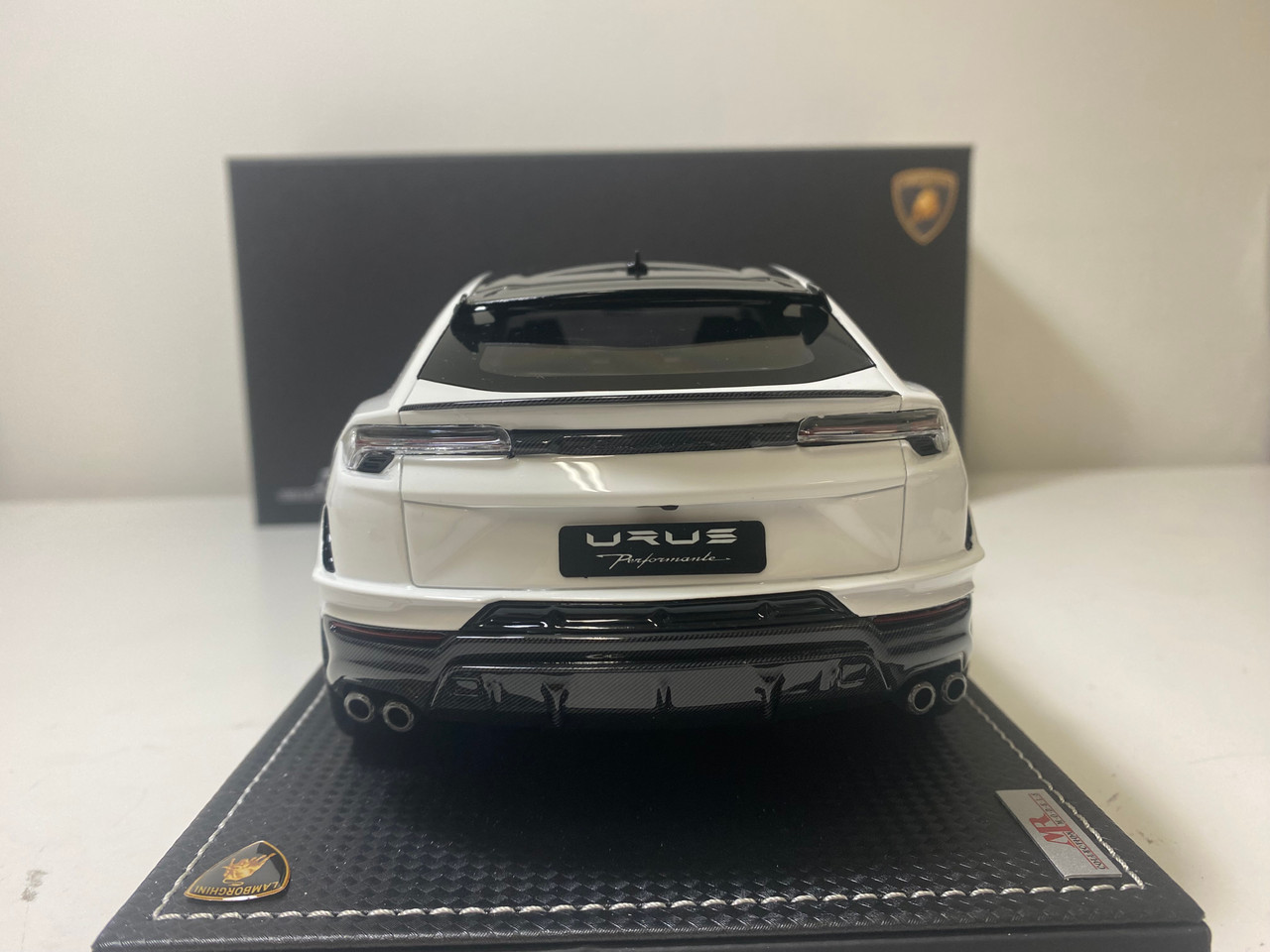 1/18 MR Collection Lamborghini Urus Performante (Bianco Icarus White) with Carbon Roof Resin Car Model ONE OFF