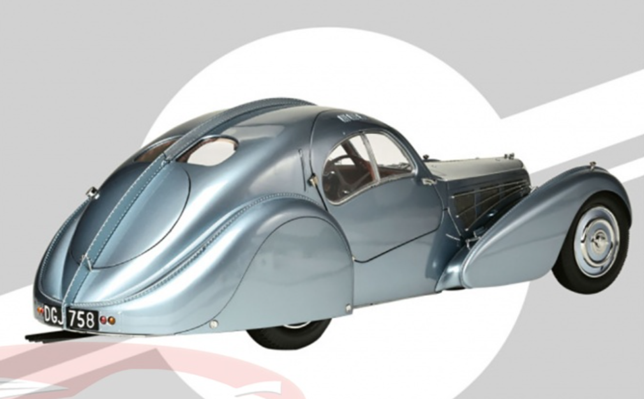 220クラウン 1 1/8 Ixo Bugatti 57 SC Atlantic (Light Blue) Model Kit