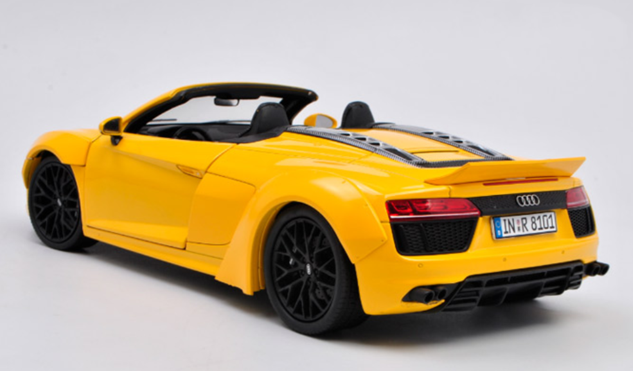 1/18 Dealer Edition Audi R8 V10 Plus Spyder (Yellow) Diecast Car Model