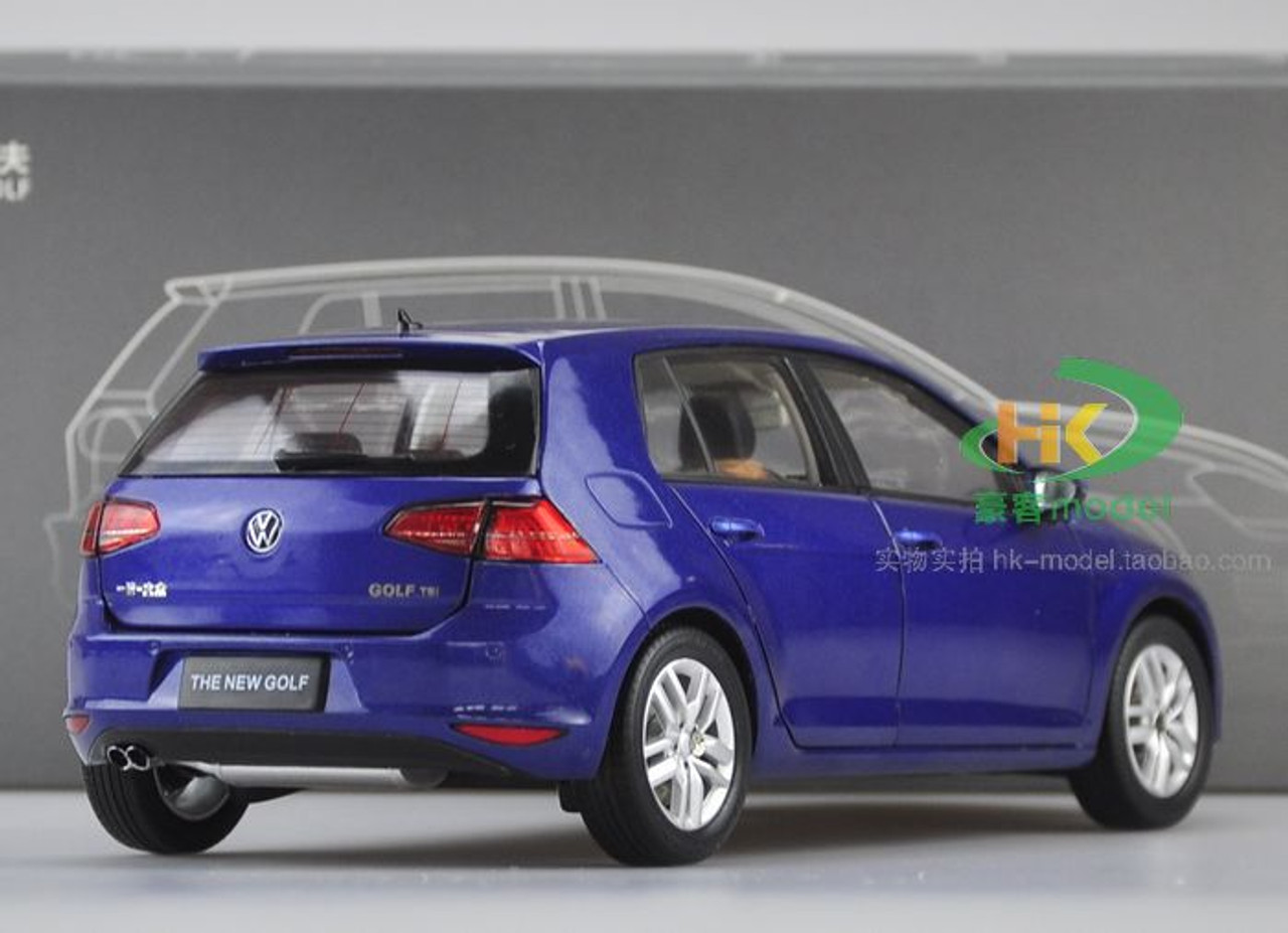 1/18 Dealer Edition Volkswagen Golf VII 7th Generation (Blue) Diecast Car Model