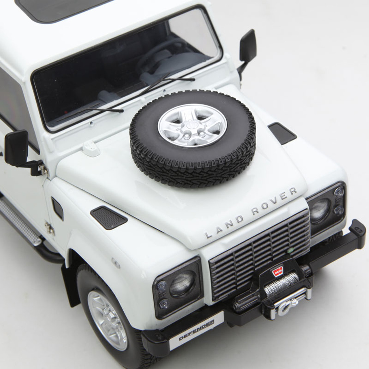 1/18 Kyosho Land Rover Defender 90 SWB (White w/ White Hood) Diecast Car Model